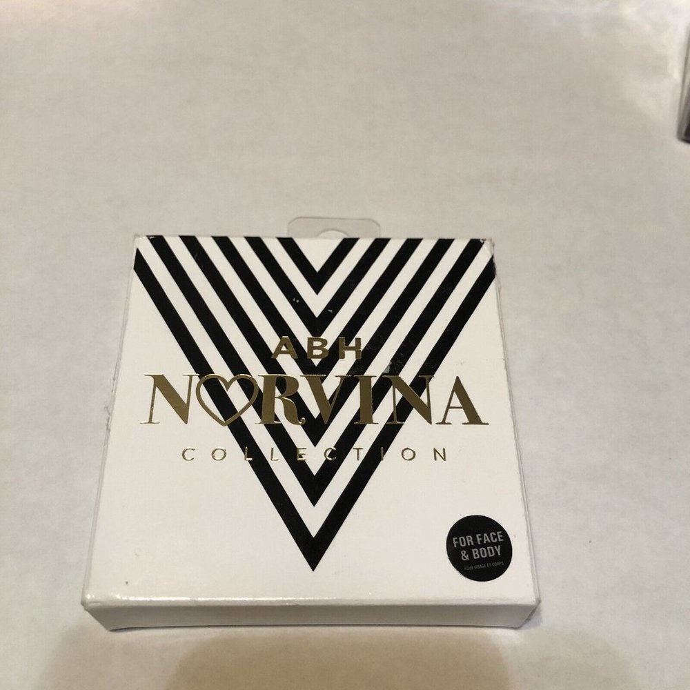 ABH Norvina Collection Mini Pro Pigment Palette Volume 1 - New in Box- 9 Shades